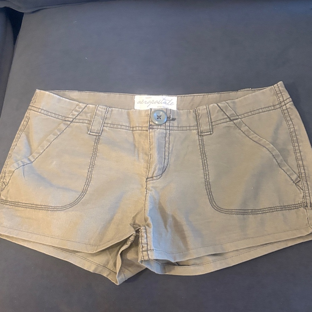 Aeropostale Women's Khaki Cargo Shorts